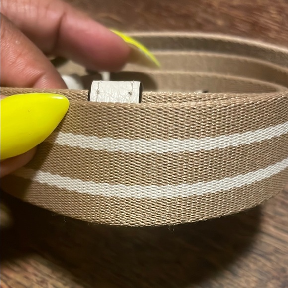 Kate Spade Tan and White crossbody strap with Silver Hardware - Picture 4 of 5